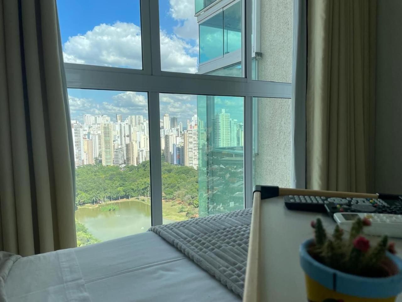 Moderno Flat Com Vista Para O Parque Vaca Brava Goiânia Exterior photo