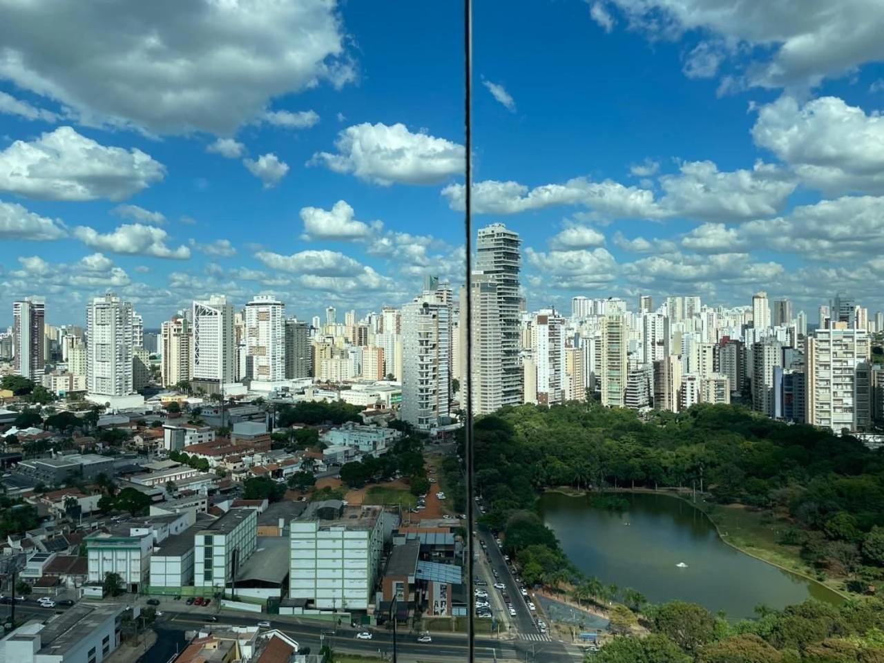 Moderno Flat Com Vista Para O Parque Vaca Brava Goiânia Exterior photo